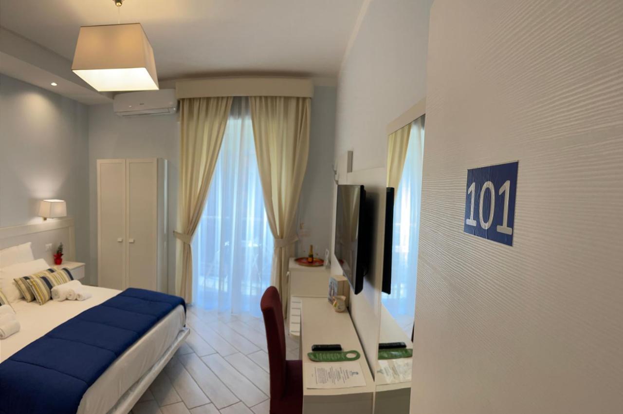 Maison Claudette Toledo Napoli Bagian luar foto