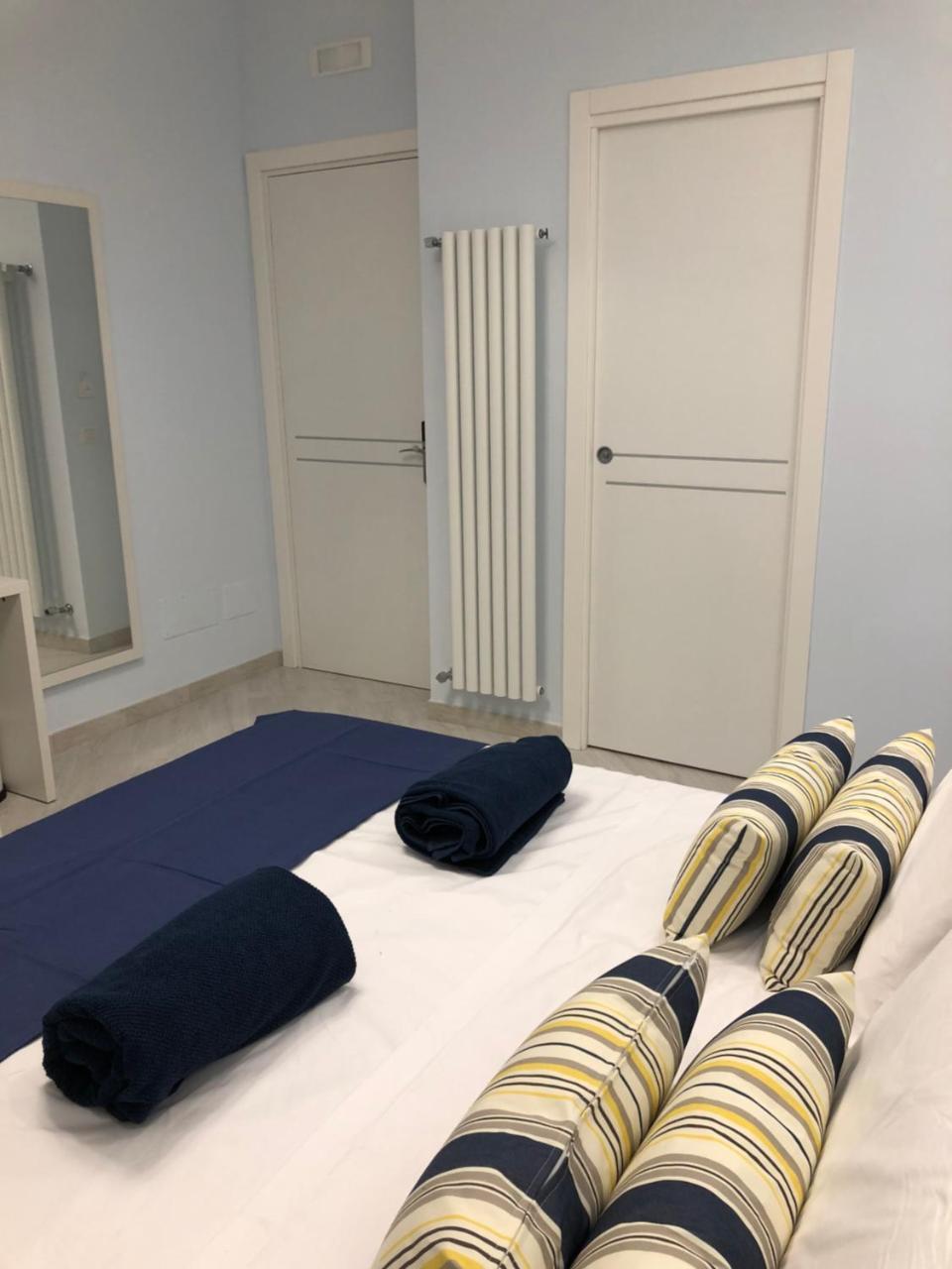 Maison Claudette Toledo Napoli Bagian luar foto
