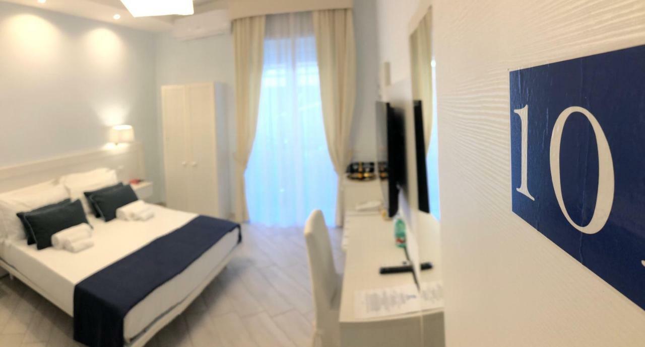 Maison Claudette Toledo Napoli Bagian luar foto
