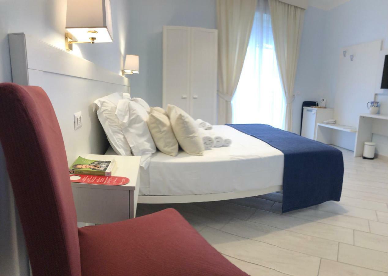Maison Claudette Toledo Napoli Bagian luar foto