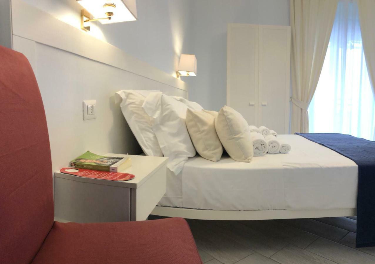 Maison Claudette Toledo Napoli Bagian luar foto